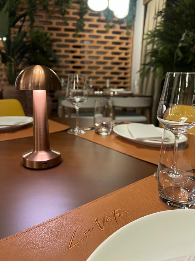 La Vetra Mülheim / Almanya